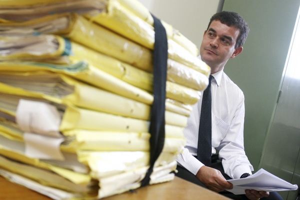 TRIANGULAÇÃO - Na avaliação do promotor de Justiça Paulo Borges, as contratações de assistentes sociais foram feitas de maneira irregular: “Fizeram a contratação, via Samaritano, para burlar concurso público”